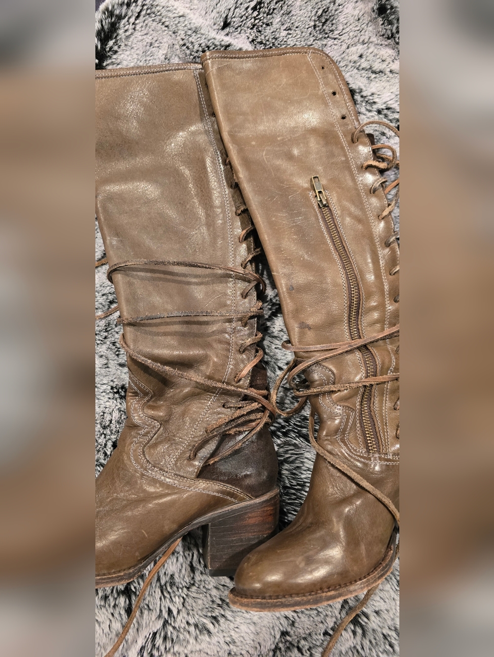 Freebird boots COAL  Stone size 6